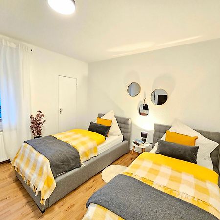 Fewo Honey, Ganze Ferienwohnung Mit 3 Schlafzimmern, Waschmaschine,Businesswohnung, Monteurzimmer Salzgitter Esterno foto